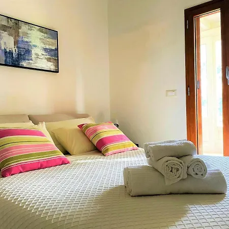 Hébergement de vacances Dimora Antonella - 4 Seasons - Splendid Depandance With Private Swimming Pool *